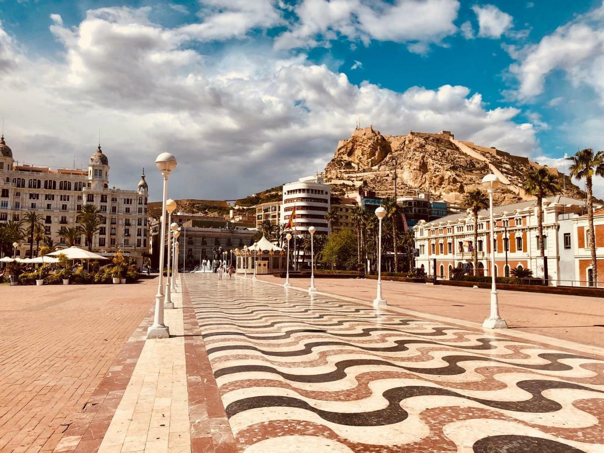 Juan Bautist Lafora, 2, Alicante Esterno foto